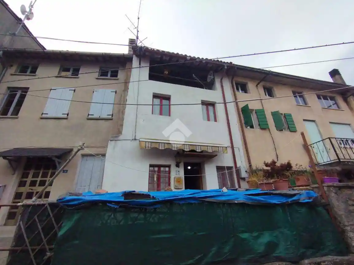 Rustico - Casale in vendita a Schio