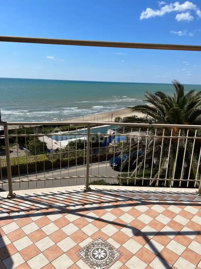 Palazzo - Edificio in affitto a Anzio