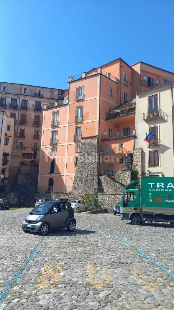 Palazzo - Edificio in vendita a Cosenza