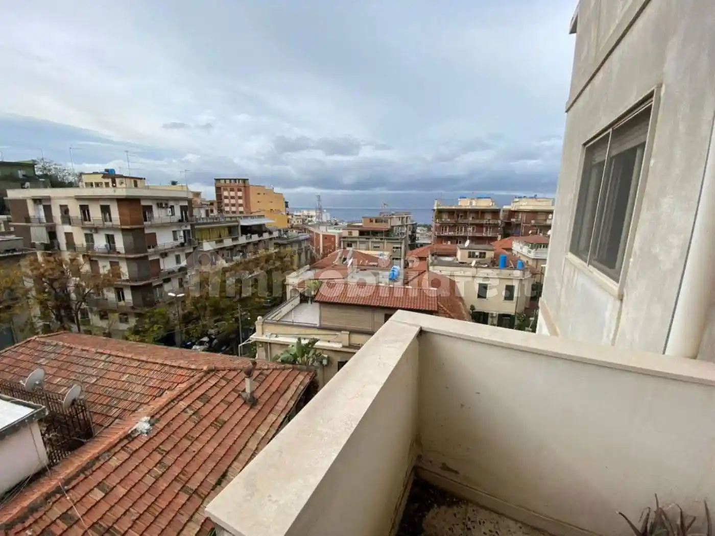 Appartamento da ristrutturare, quarto piano, Tremulini - Eremo, Reggio Calabria - foto 2