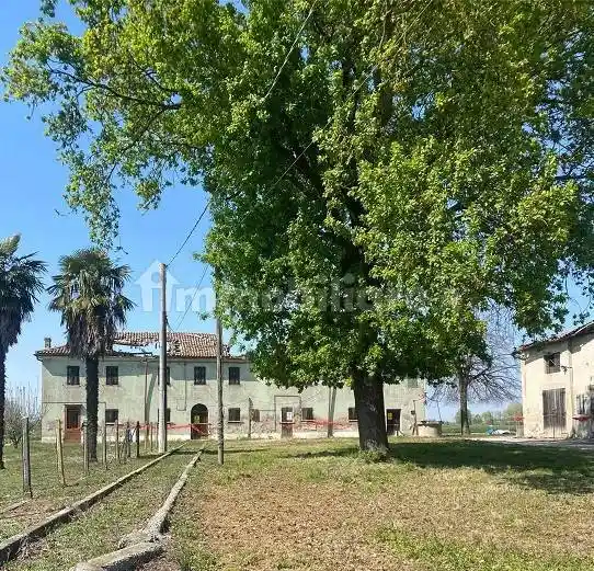 Rustico - Casale in vendita a Ferrara