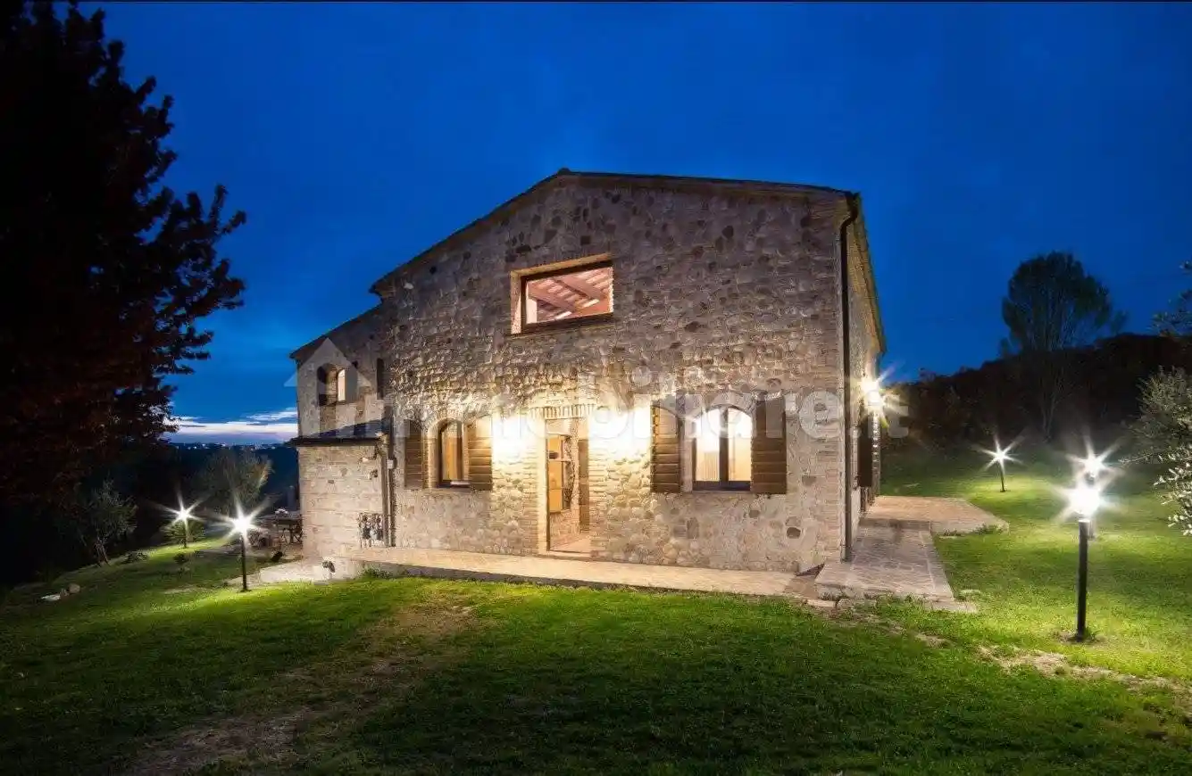 Rustico - Casale in vendita a San Clemente