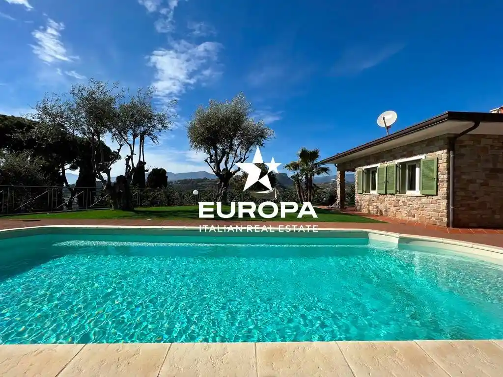 Villa in vendita a Bordighera