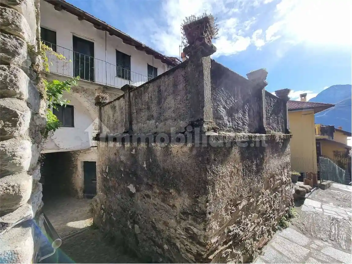 Casa indipendente in vendita a Musso