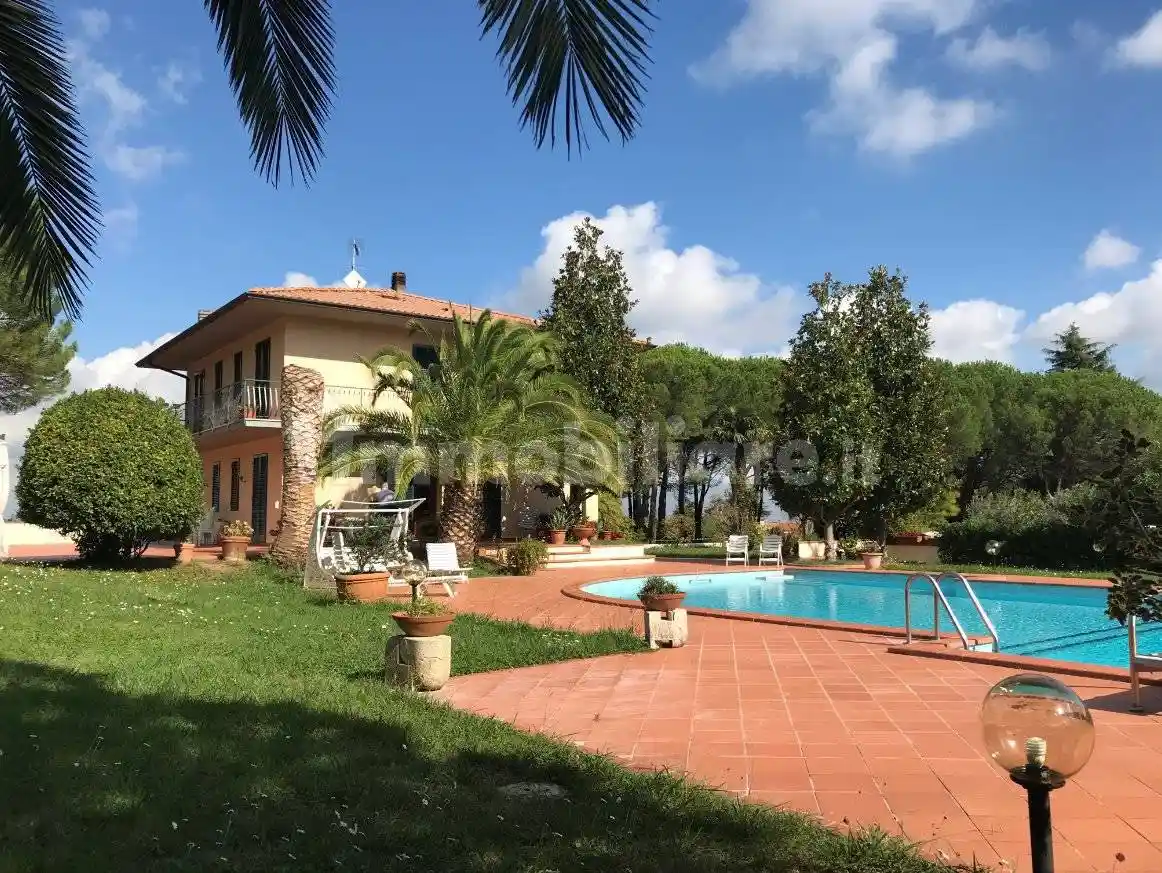 Villa in vendita a Collesalvetti