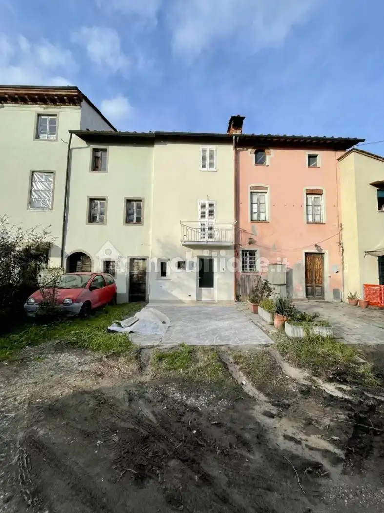 Casa indipendente in vendita a Lucca