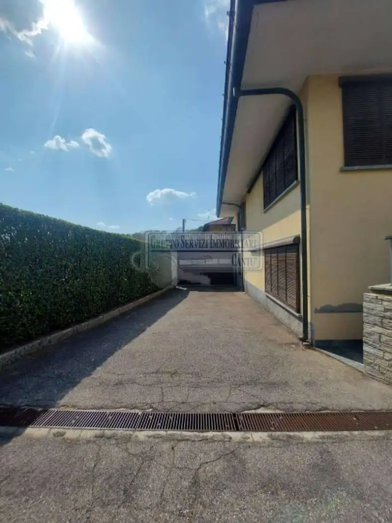 Villa unifamiliare 345 m², Cucciago - foto 2