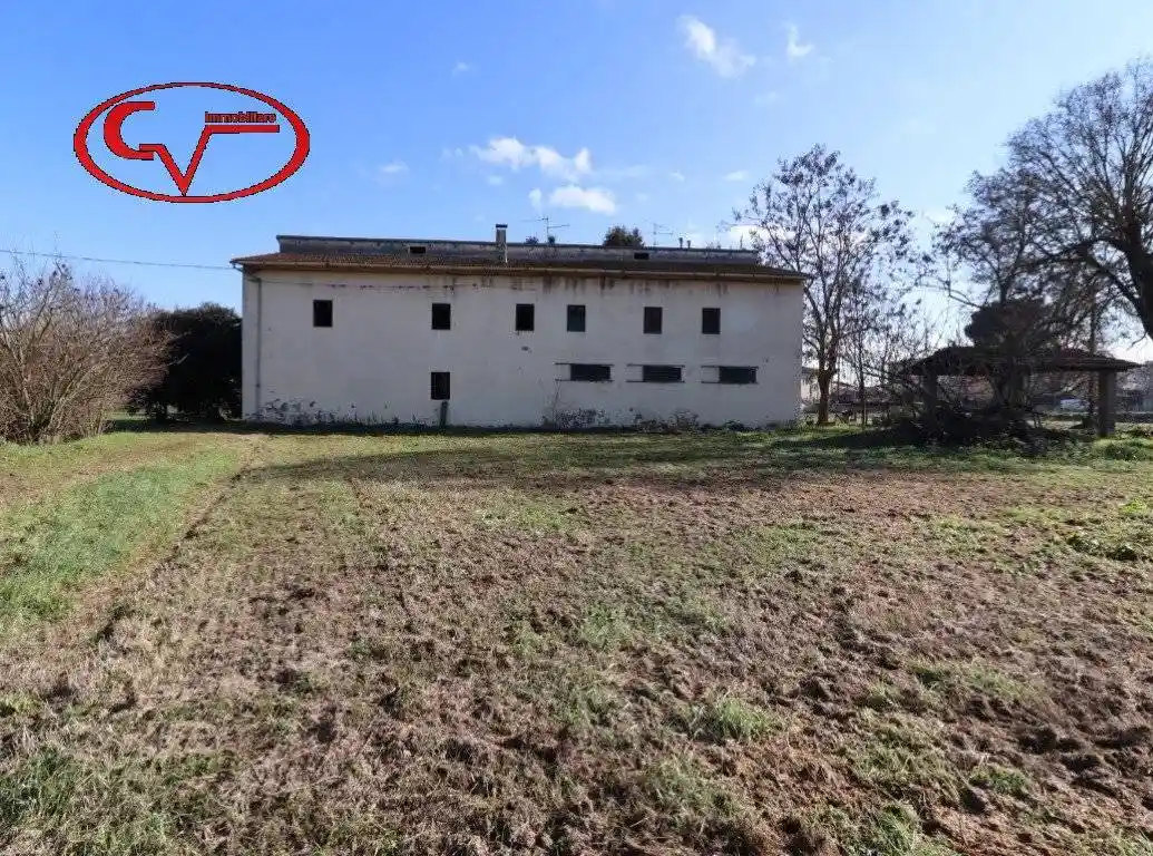 Casa indipendente in vendita a Montevarchi