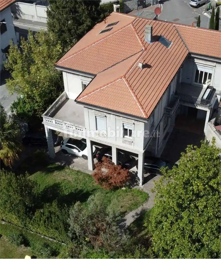 Villa in vendita a Como