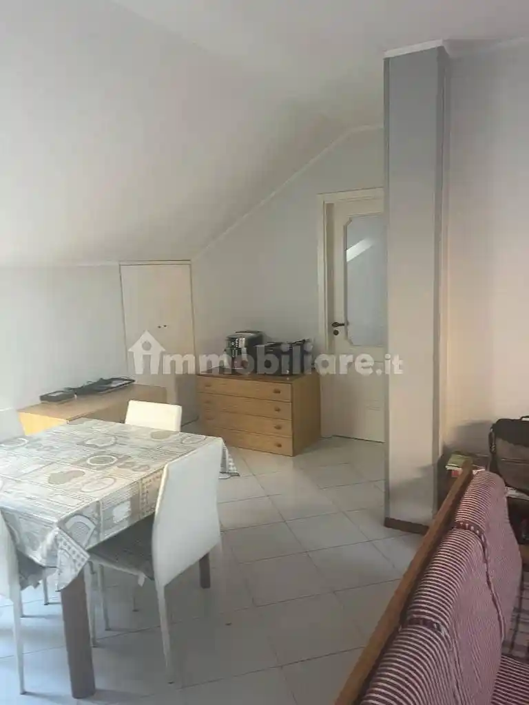 Bilocale buono stato, quarto piano, Centro, Alba - foto 2