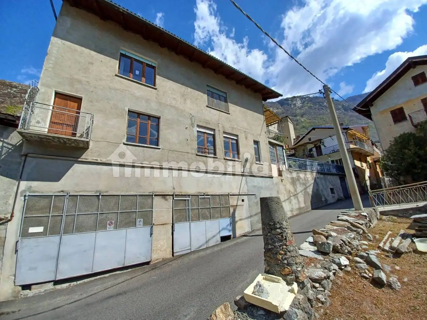 Terratetto plurifamiliare 257 m², da ristrutturare, Carema - foto 2