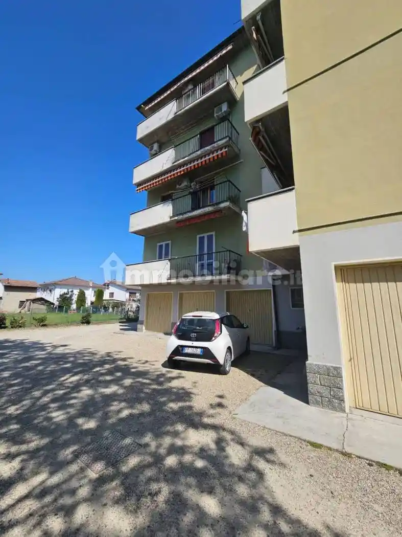 Palazzo - Edificio in vendita a Lungavilla