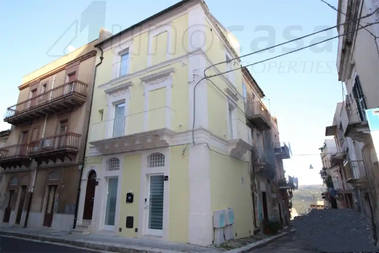 Palazzo - Edificio in vendita a Ragusa