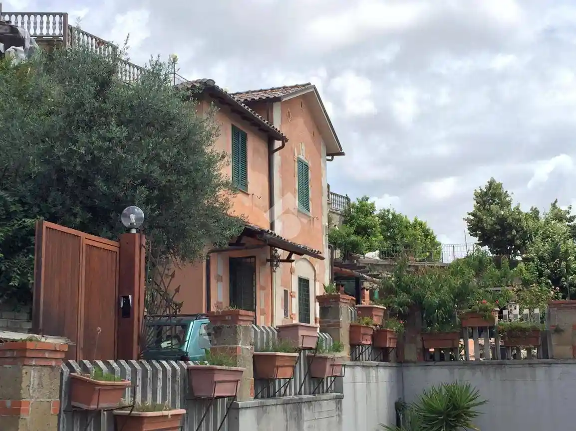 Villa in vendita a Olevano Romano