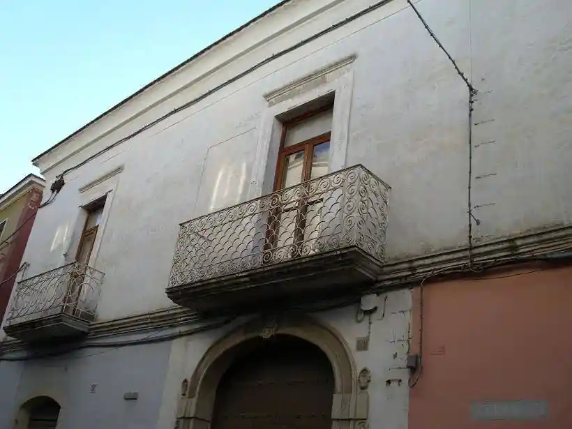 Palazzo - Edificio in vendita a Troia
