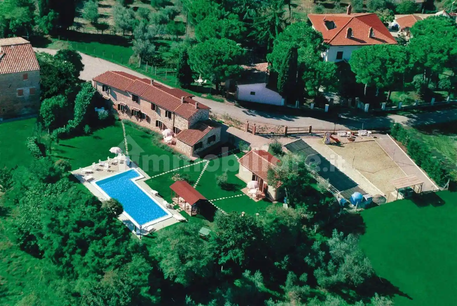 Rustico - Casale in vendita a Castiglione del Lago