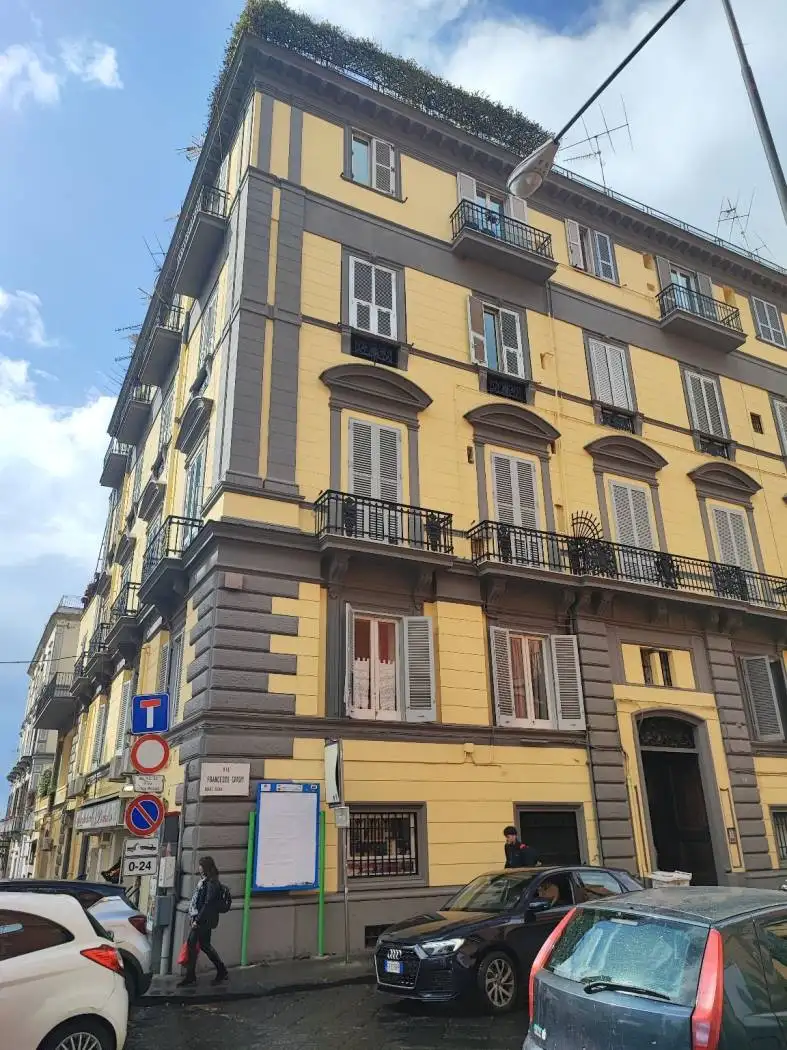 Appartamento in vendita a Napoli