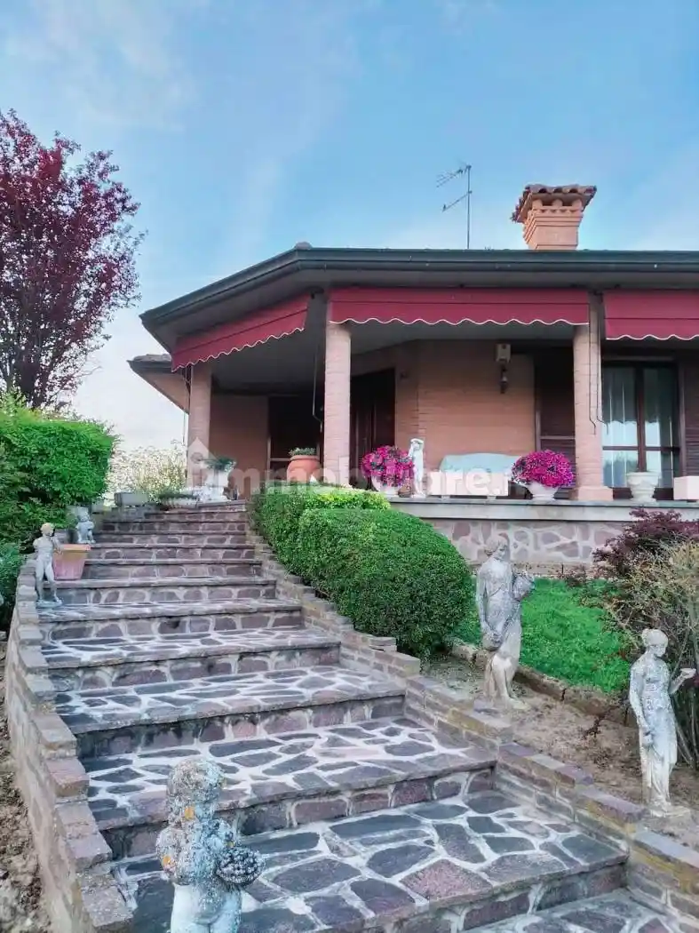Villa in vendita a Riva del Po