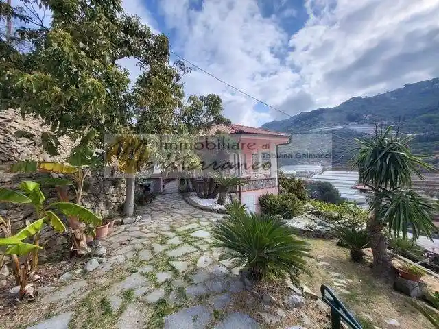 Villa in vendita a San Biagio della Cima