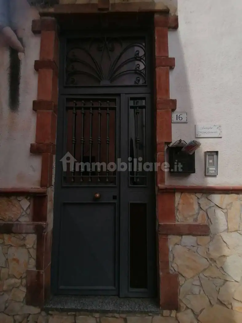 Appartamento in vendita a Liveri