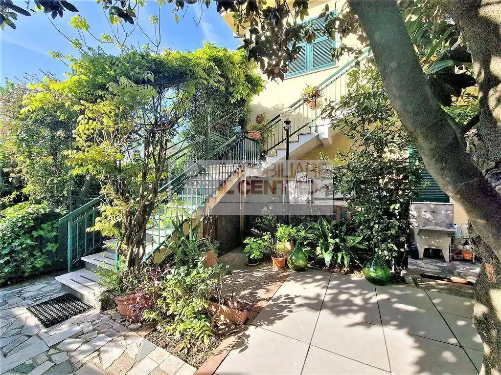 Casa indipendente in vendita a Sarzana