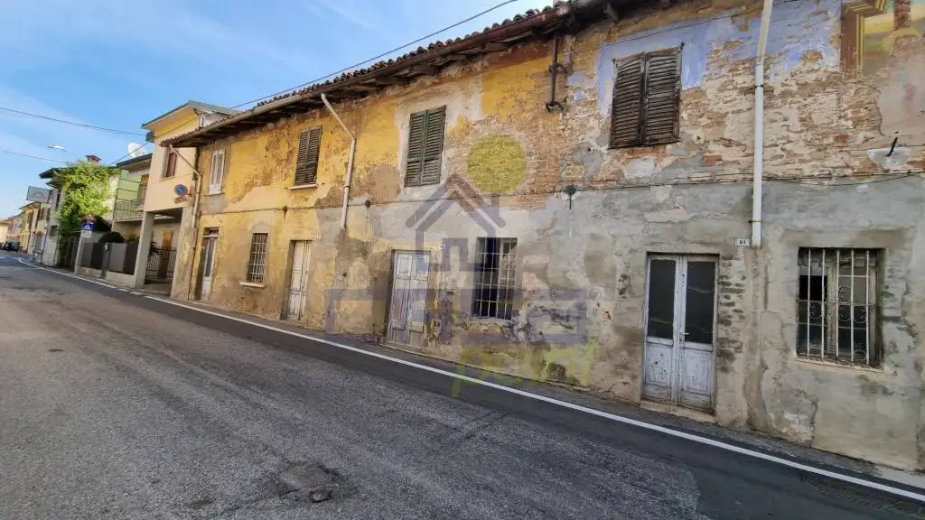 Casa indipendente in vendita a Corno Giovine