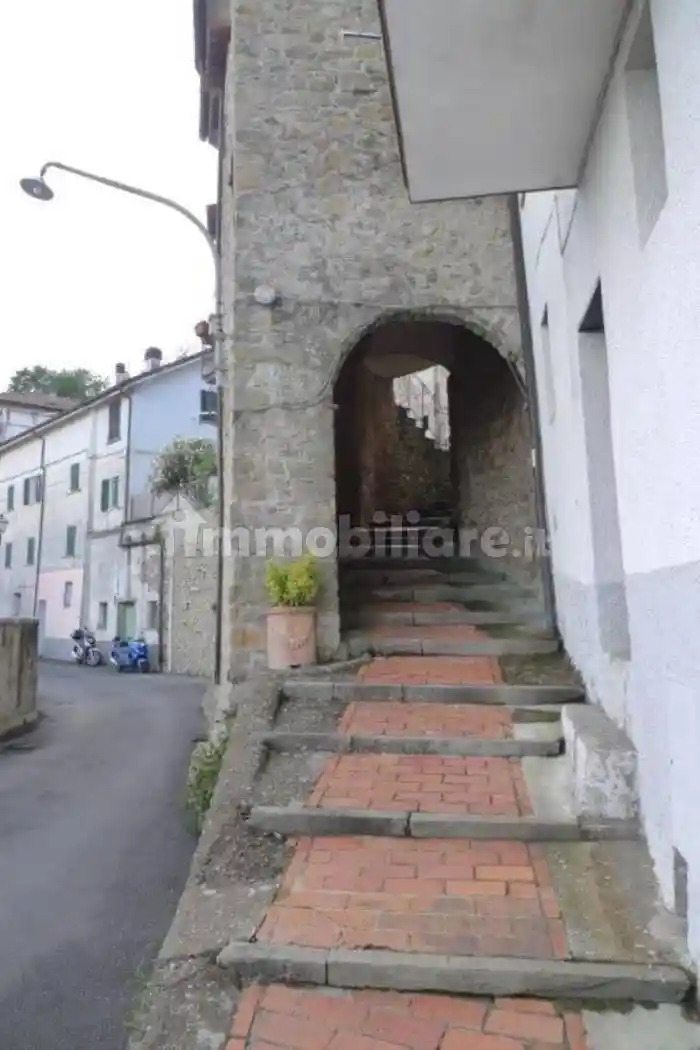 Appartamento in vendita a Follo