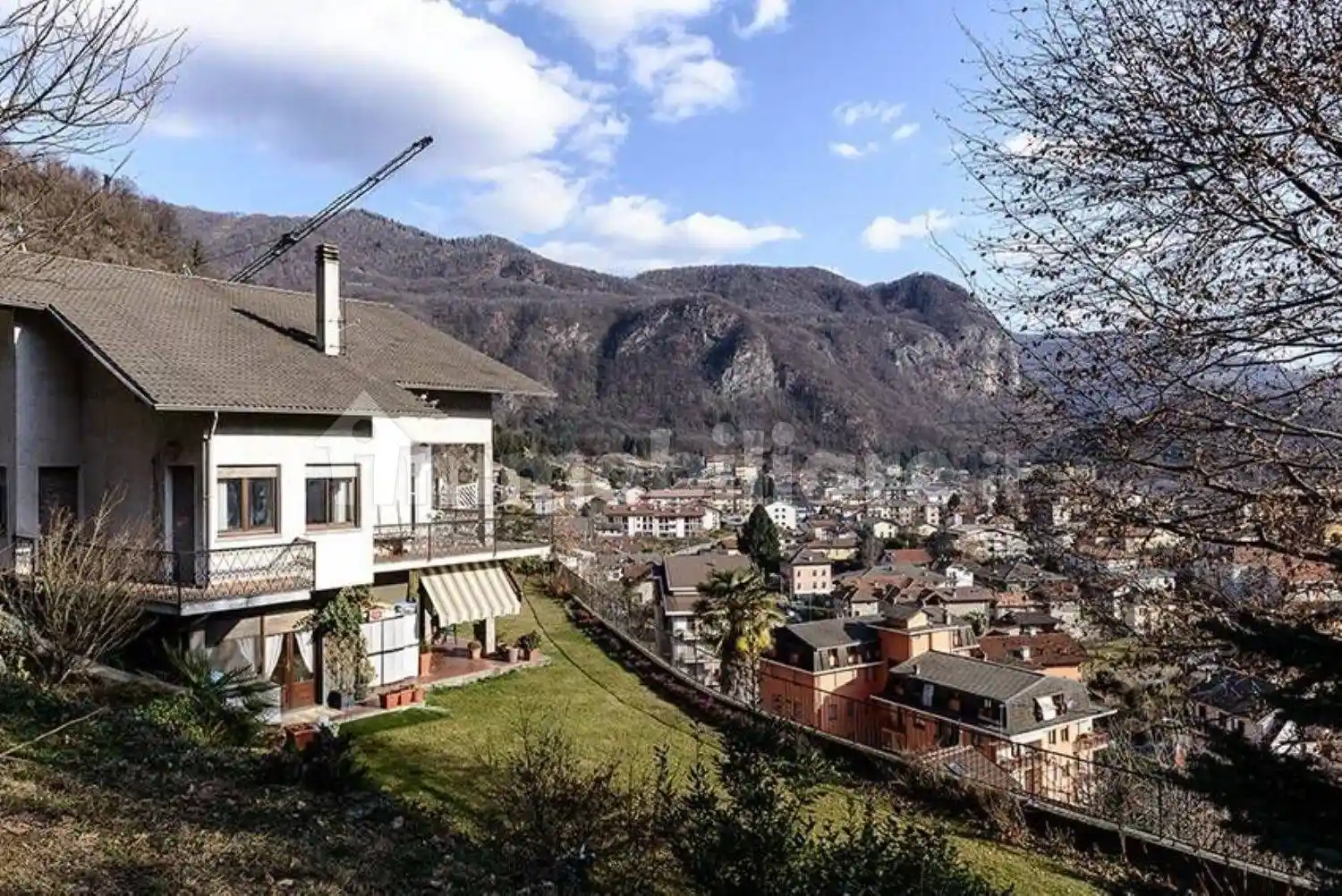 Villa in vendita a Varallo