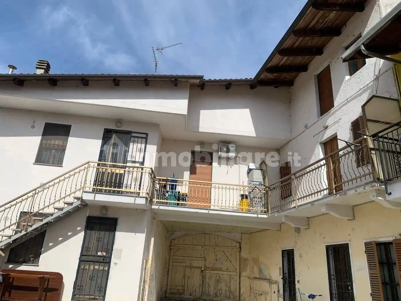 Casa indipendente in vendita a Alice Castello