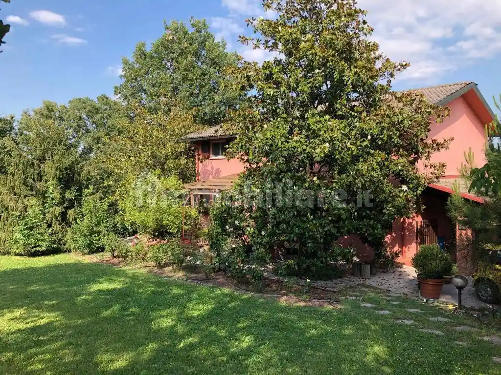 Villa in vendita a Langhirano