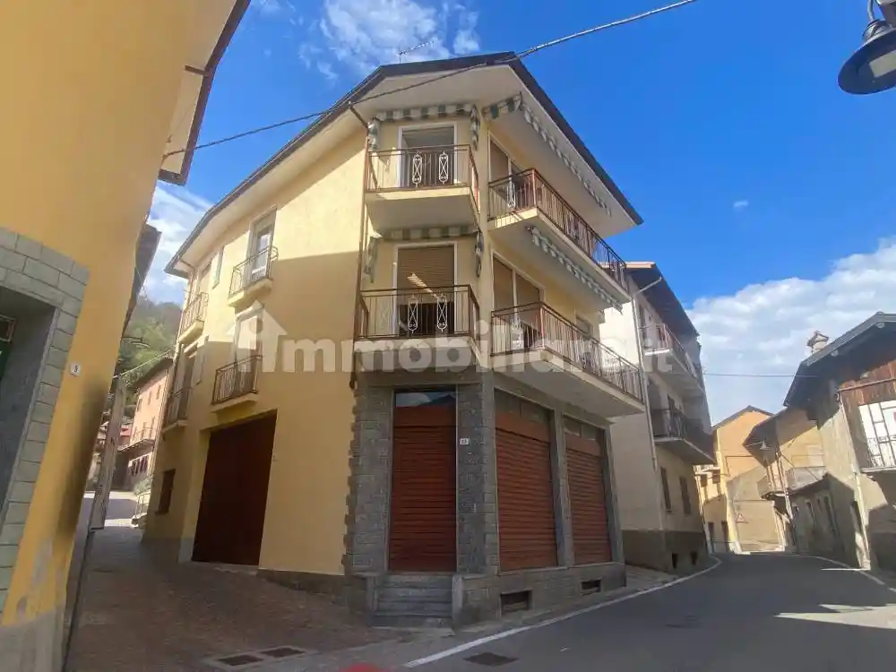 Casa indipendente in vendita a Massino Visconti