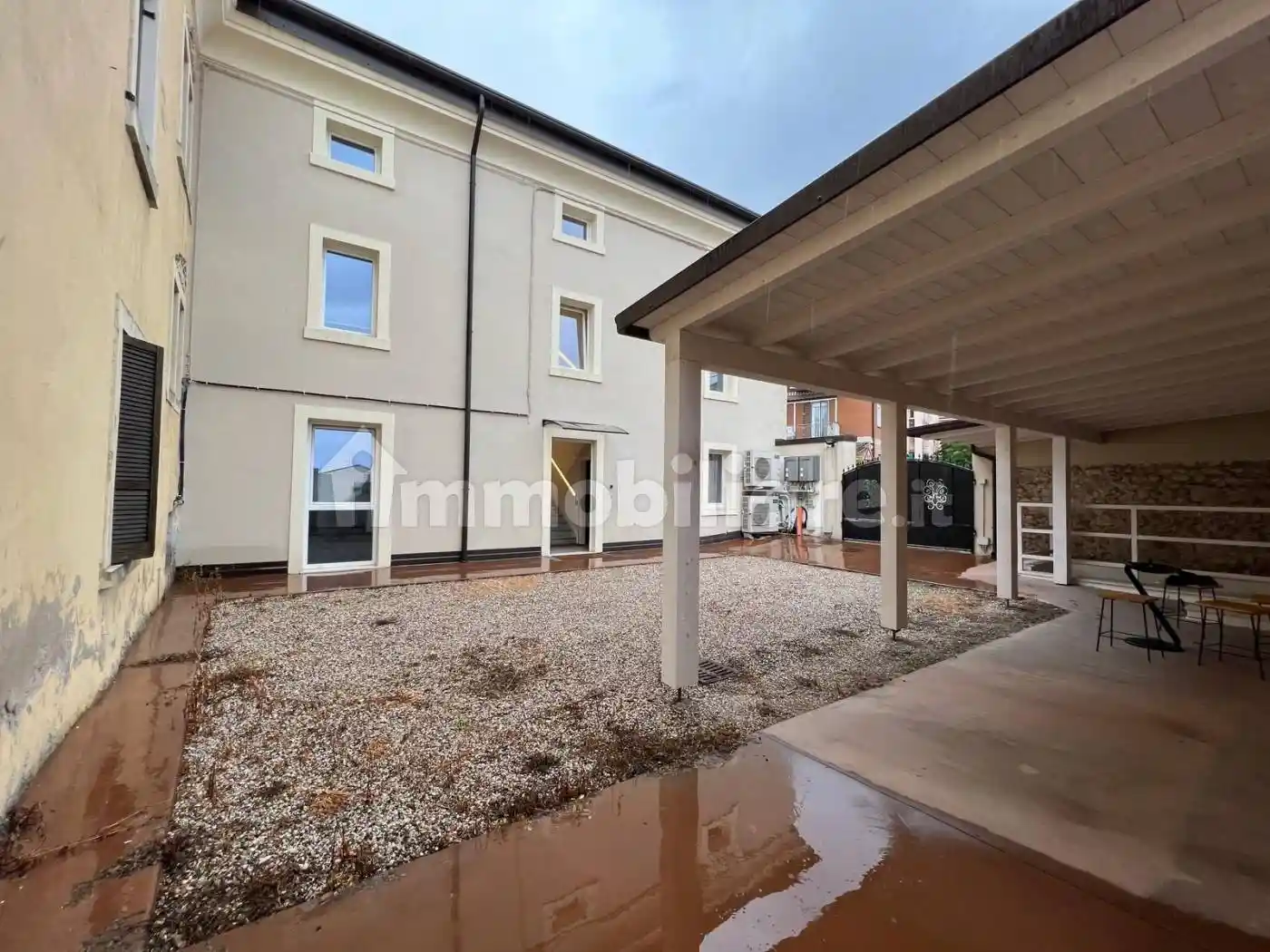 Palazzo - Edificio in vendita a Verona