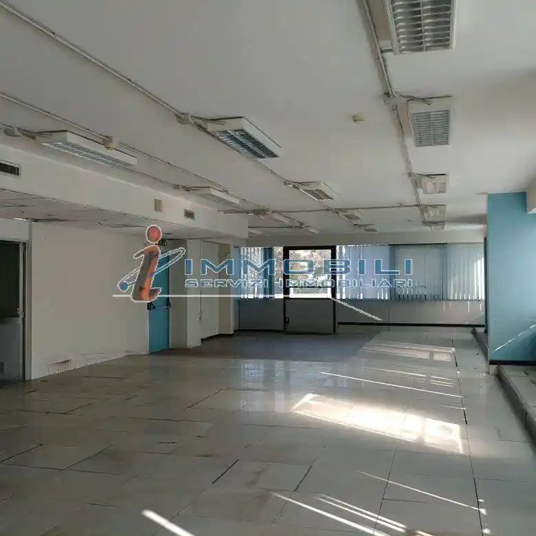 Palazzo - Edificio in Affitto - foto 5