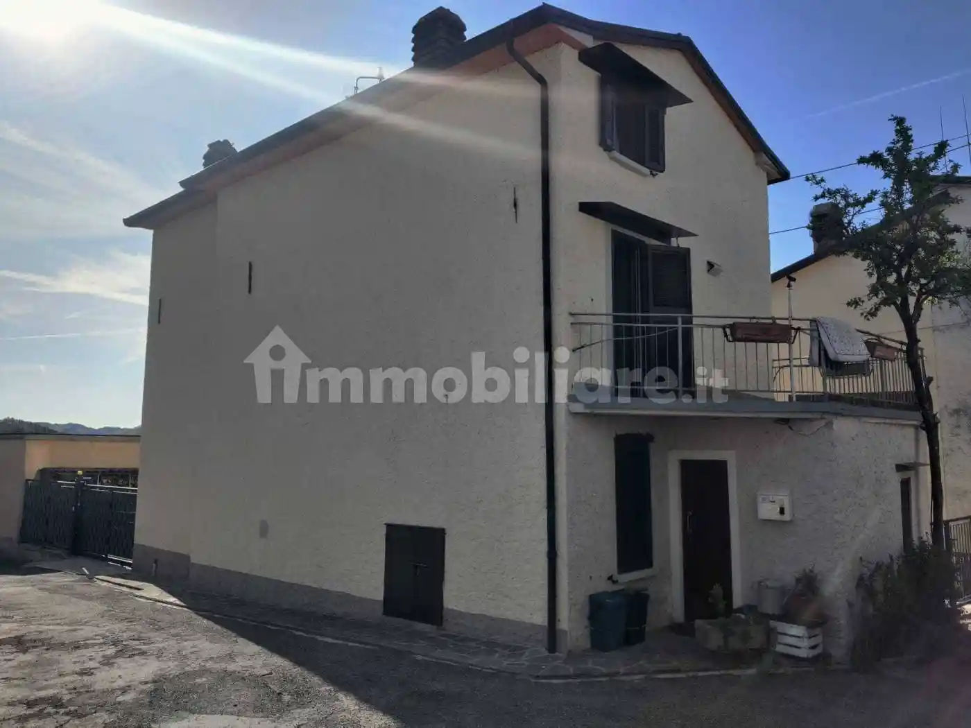 Villa in vendita a Varano de' Melegari