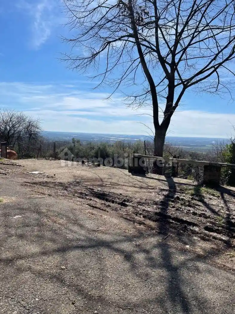 Villa in vendita a Lanuvio