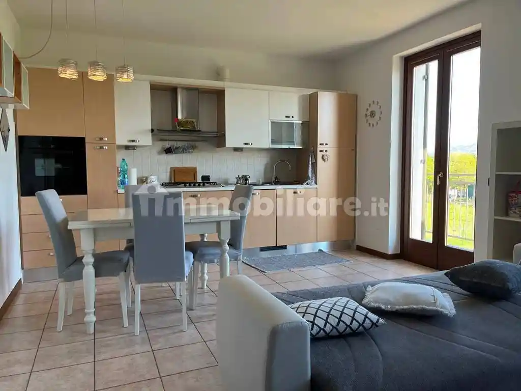 Appartamento in affitto a Pescantina