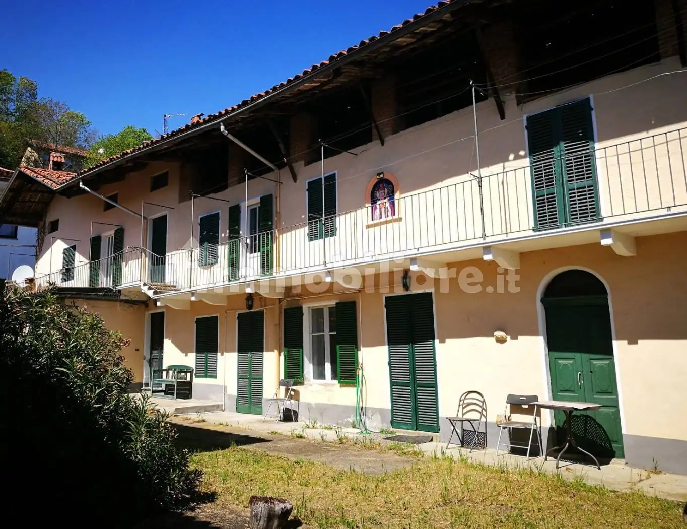 Villa in vendita a Camburzano