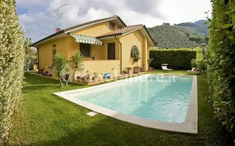 Villa in vendita a Massarosa