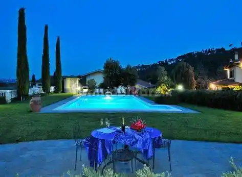 Villa in vendita a Buti