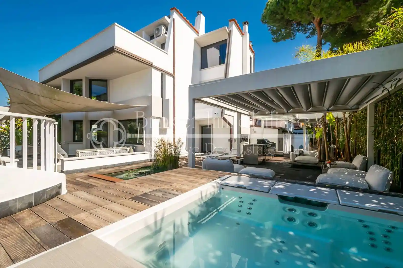 Villa in vendita a Camaiore