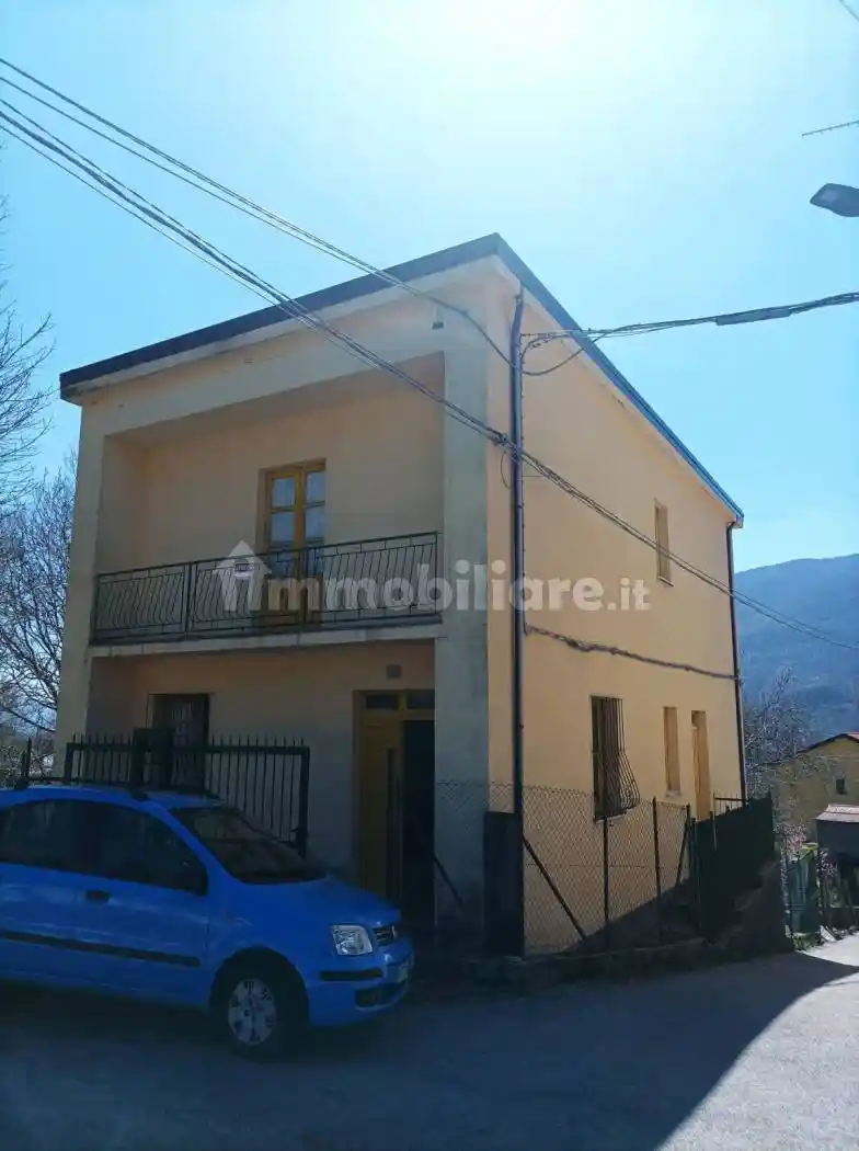 Casa indipendente in vendita a Rivello