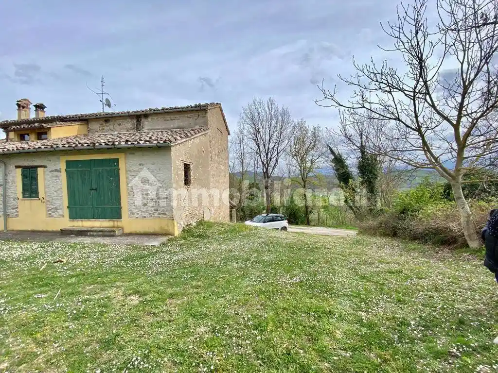 Rustico - Casale in vendita a Urbino