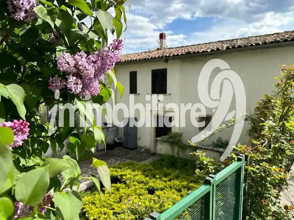 Casa indipendente in vendita a L'Aquila