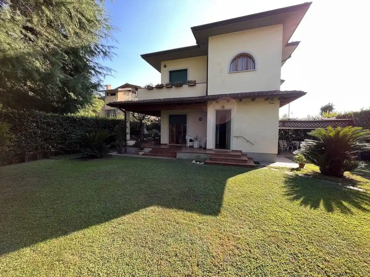 Villa in affitto a Forte dei Marmi
