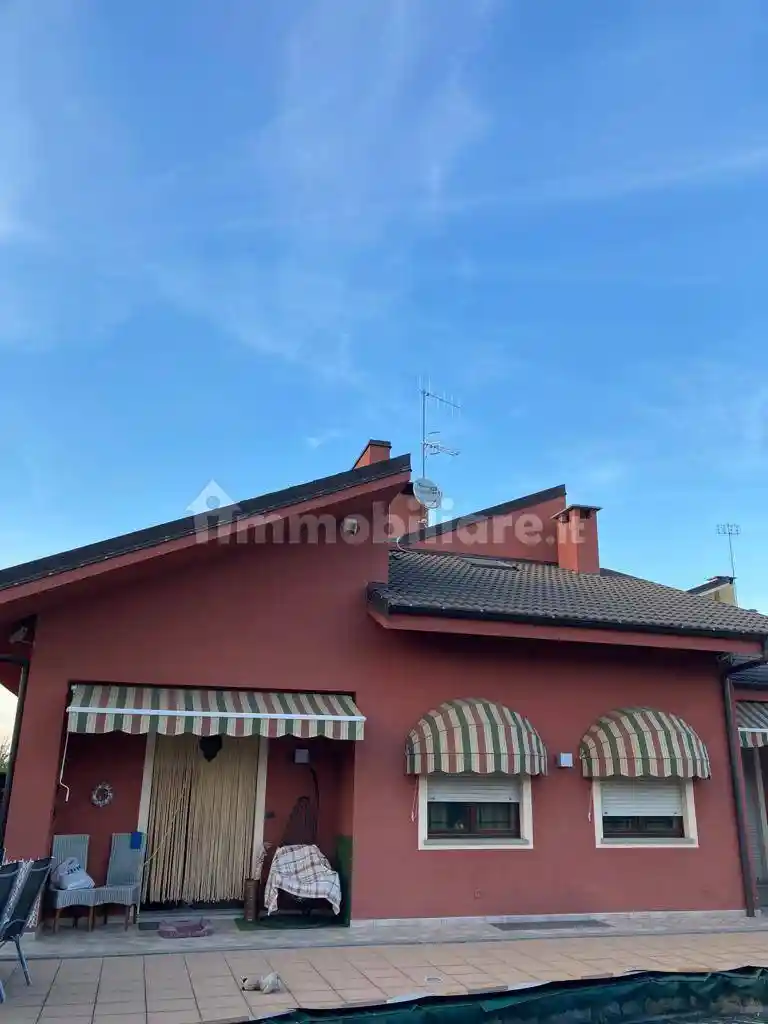 Villa in vendita a Verzuolo