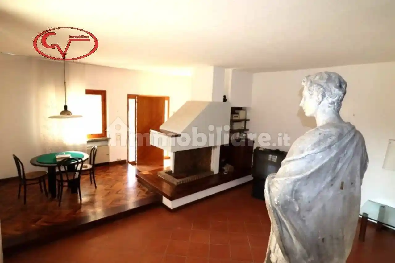 Villa in vendita a Bucine