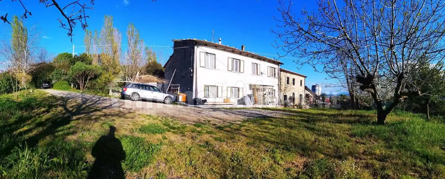 Rustico - Casale in vendita a Tavoleto