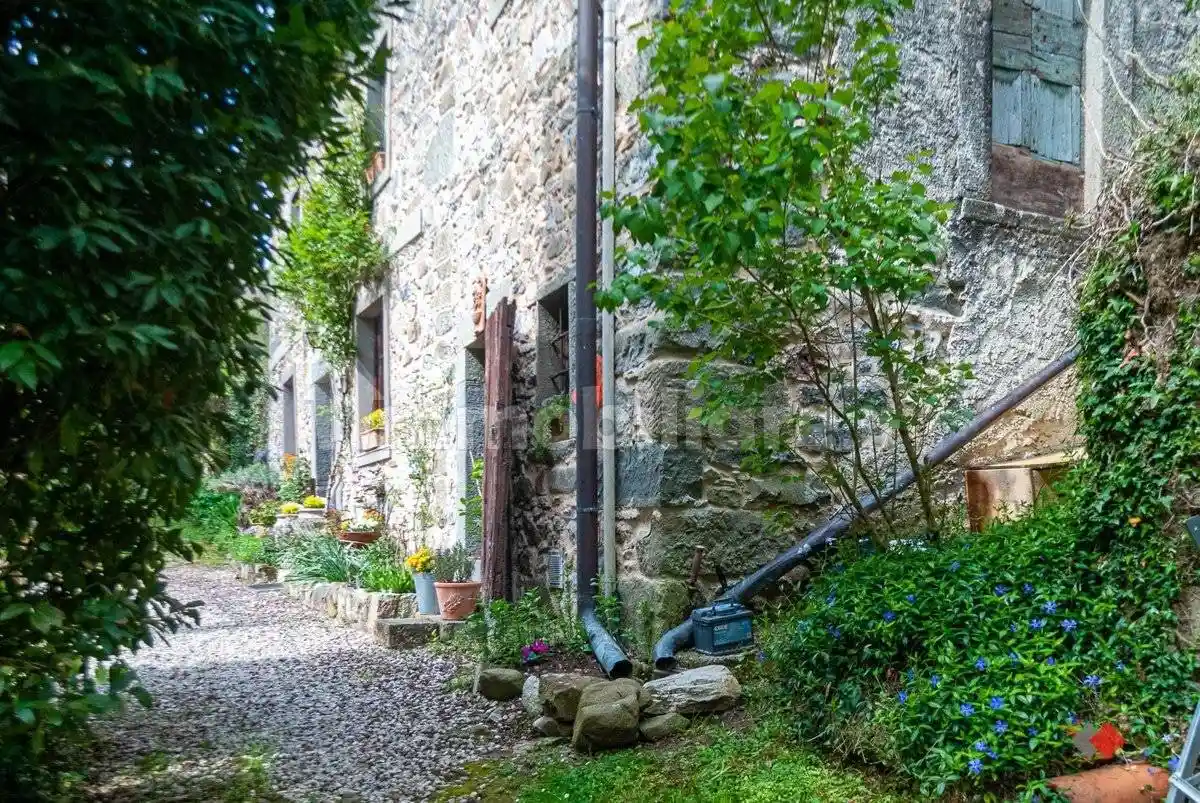 Casa indipendente in vendita a Camporgiano