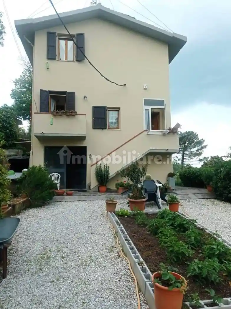 Casa indipendente in vendita a Lamporecchio