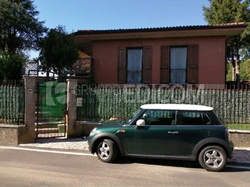 Villa in asta a Annone di Brianza